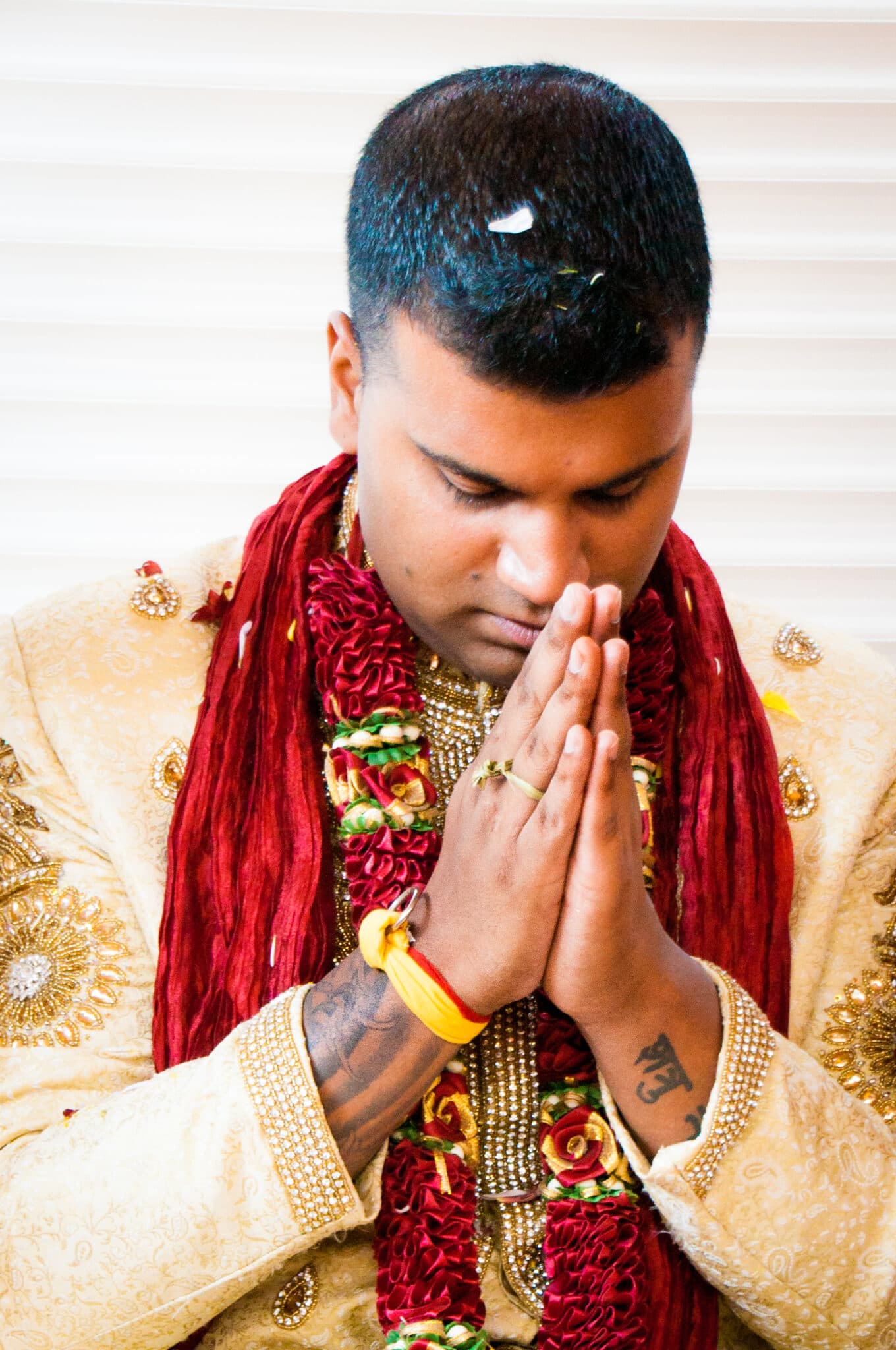 Rishi in gebed, met gevouwen handen